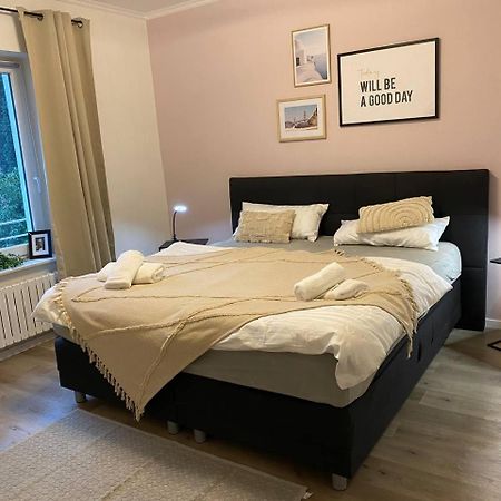 Haus Mit Garten - Kingbett - Wifi - Parkplatz Essen Exteriér fotografie