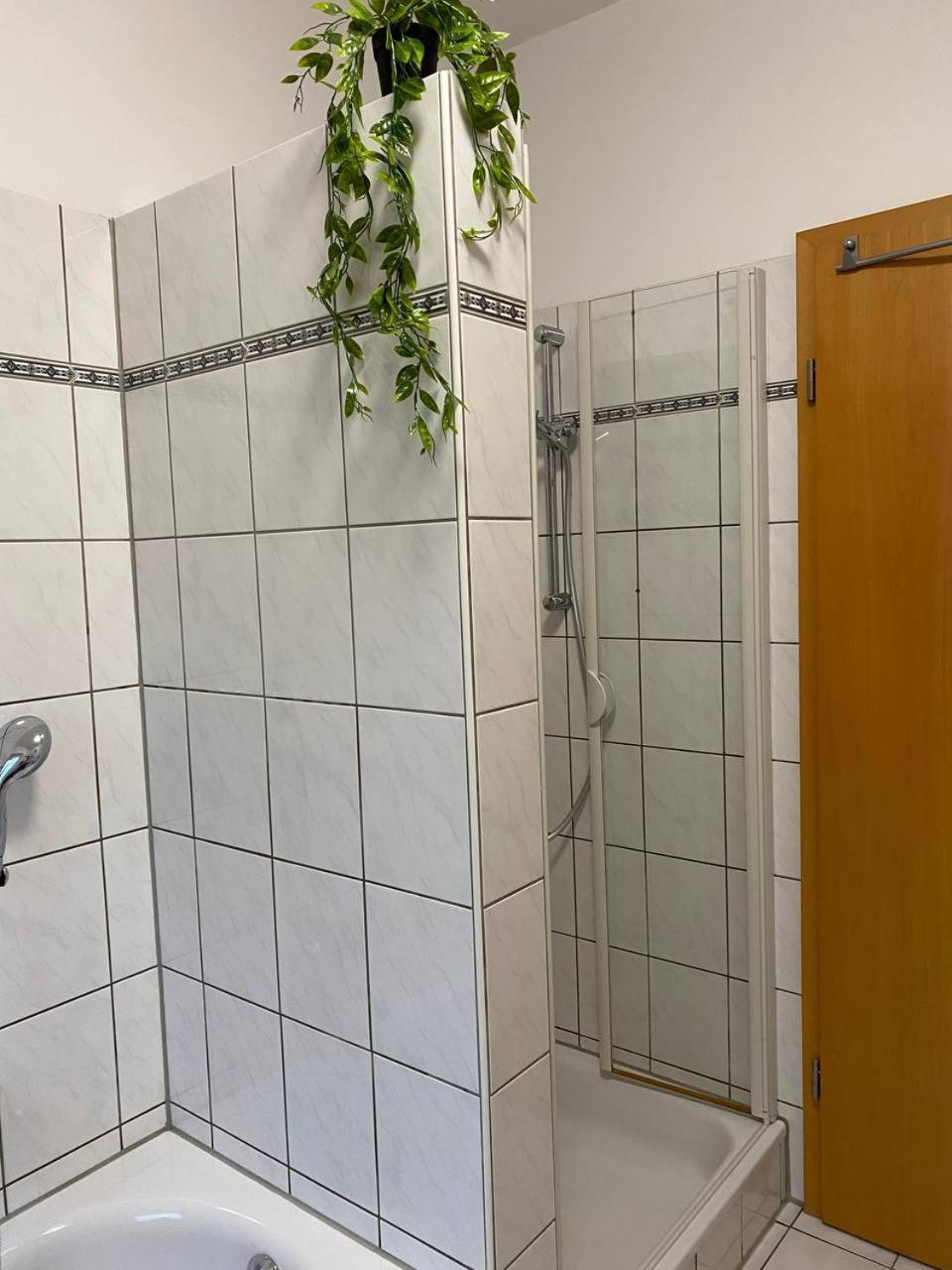 Haus Mit Garten - Kingbett - Wifi - Parkplatz Essen Exteriér fotografie
